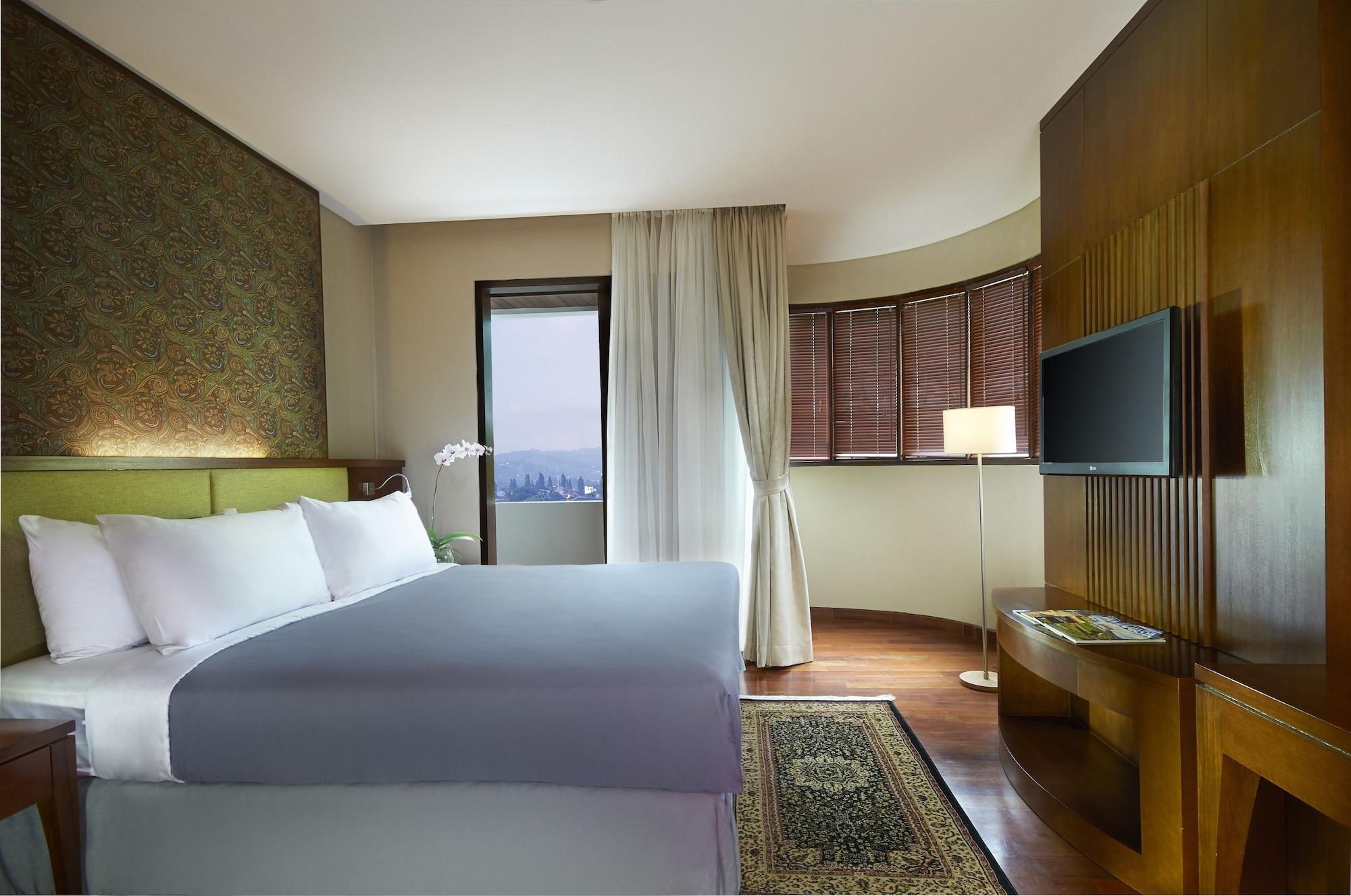 Hotel House Sangkuriang Bandung Exterior foto