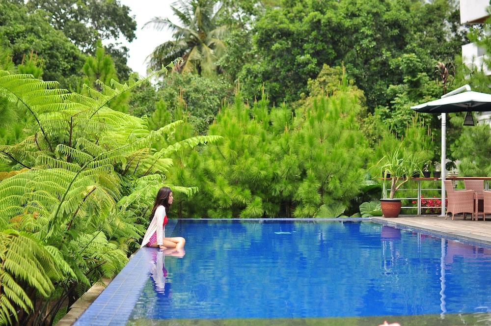 Hotel House Sangkuriang Bandung Exterior foto