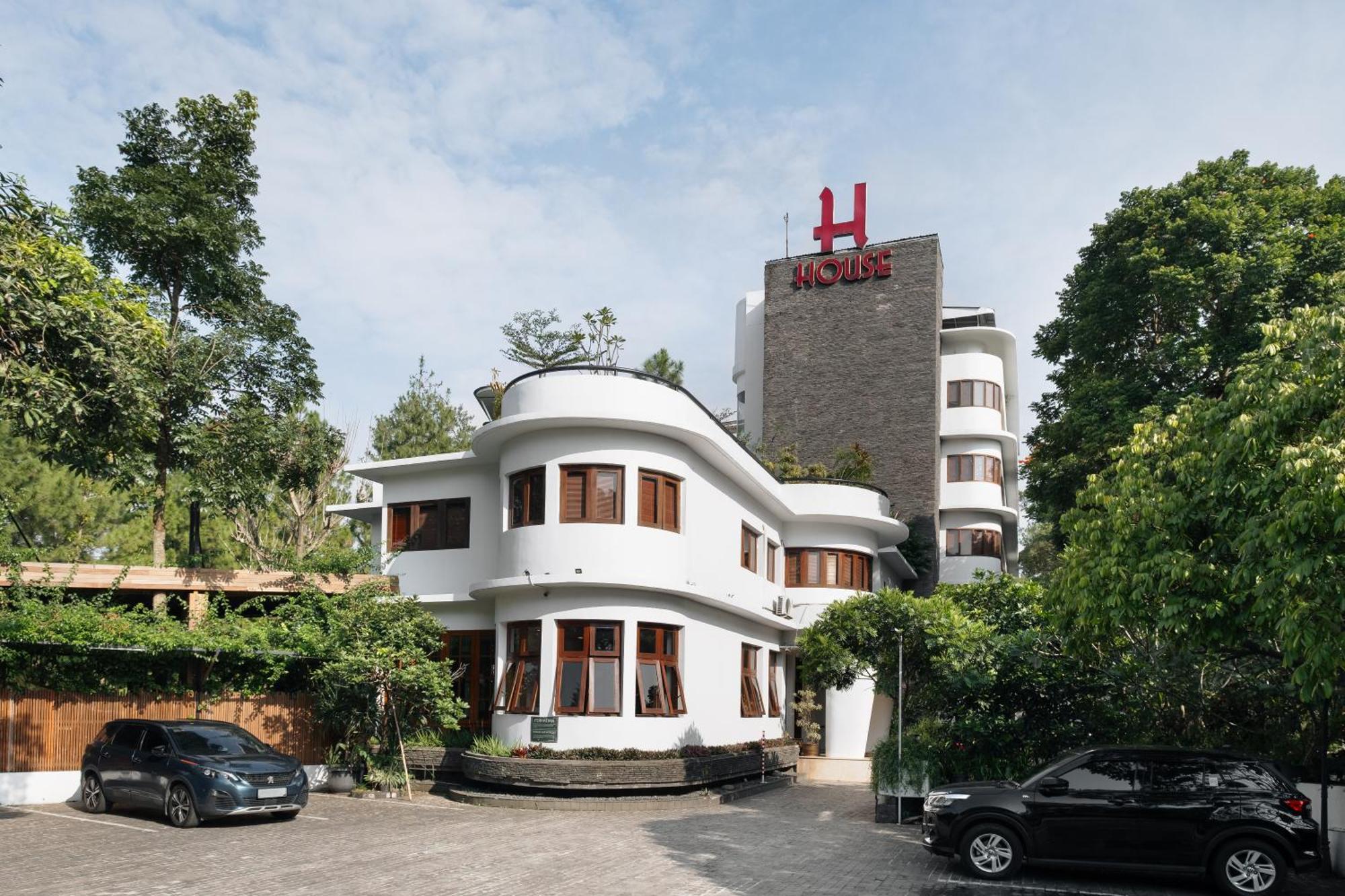 Hotel House Sangkuriang Bandung Exterior foto