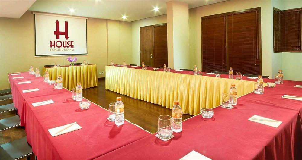 Hotel House Sangkuriang Bandung Exterior foto
