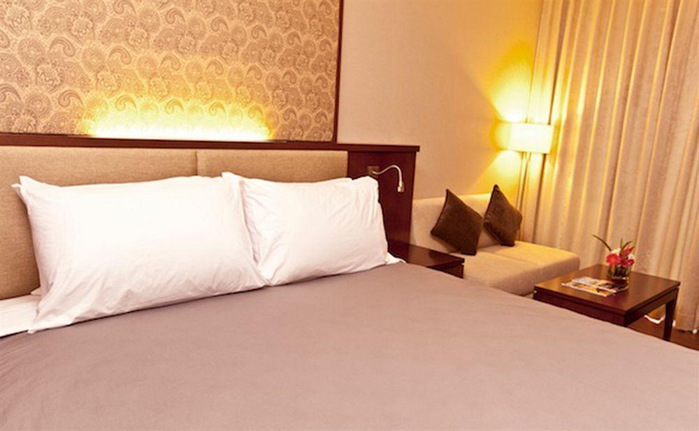 Hotel House Sangkuriang Bandung Exterior foto