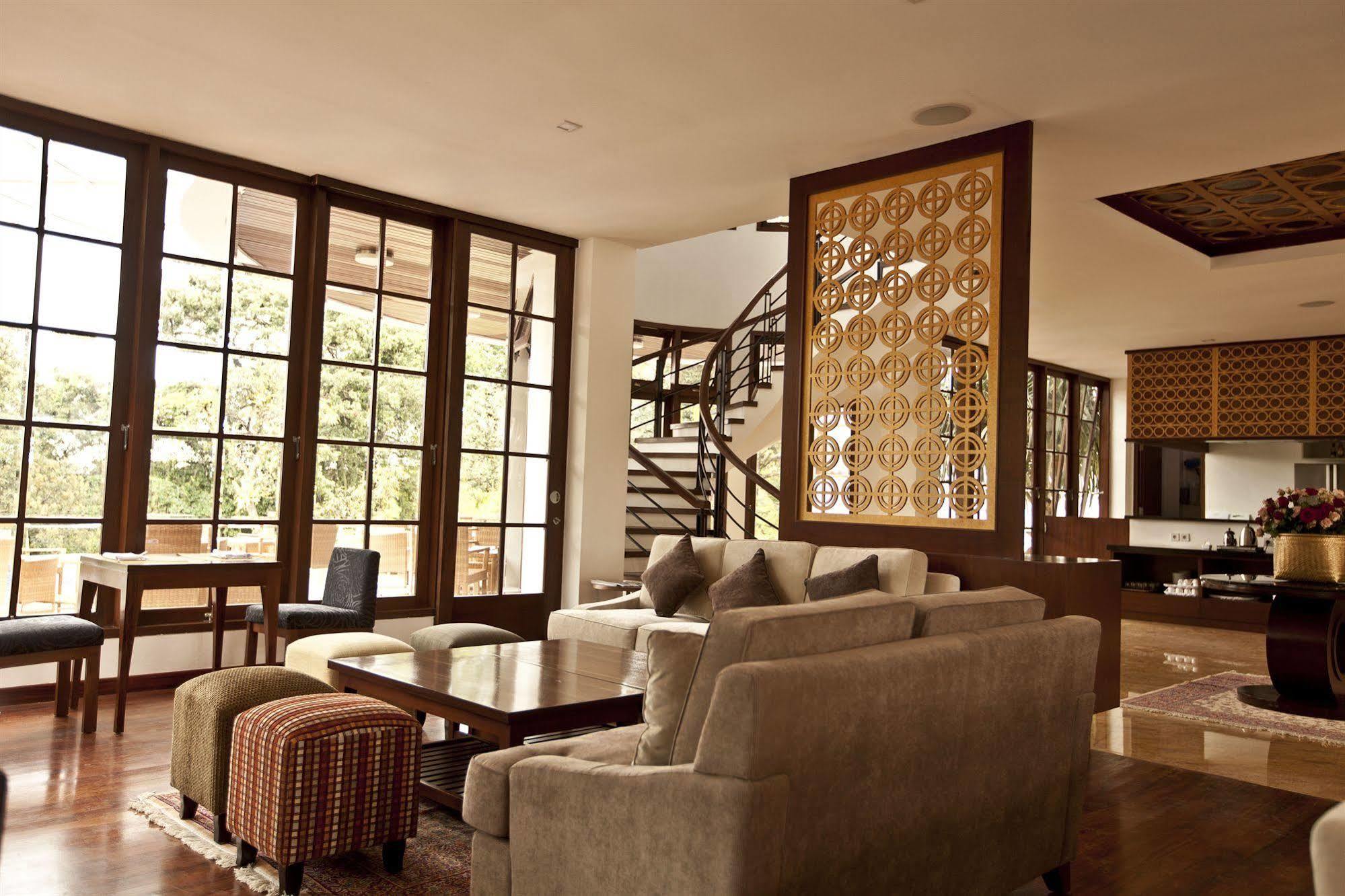 Hotel House Sangkuriang Bandung Exterior foto