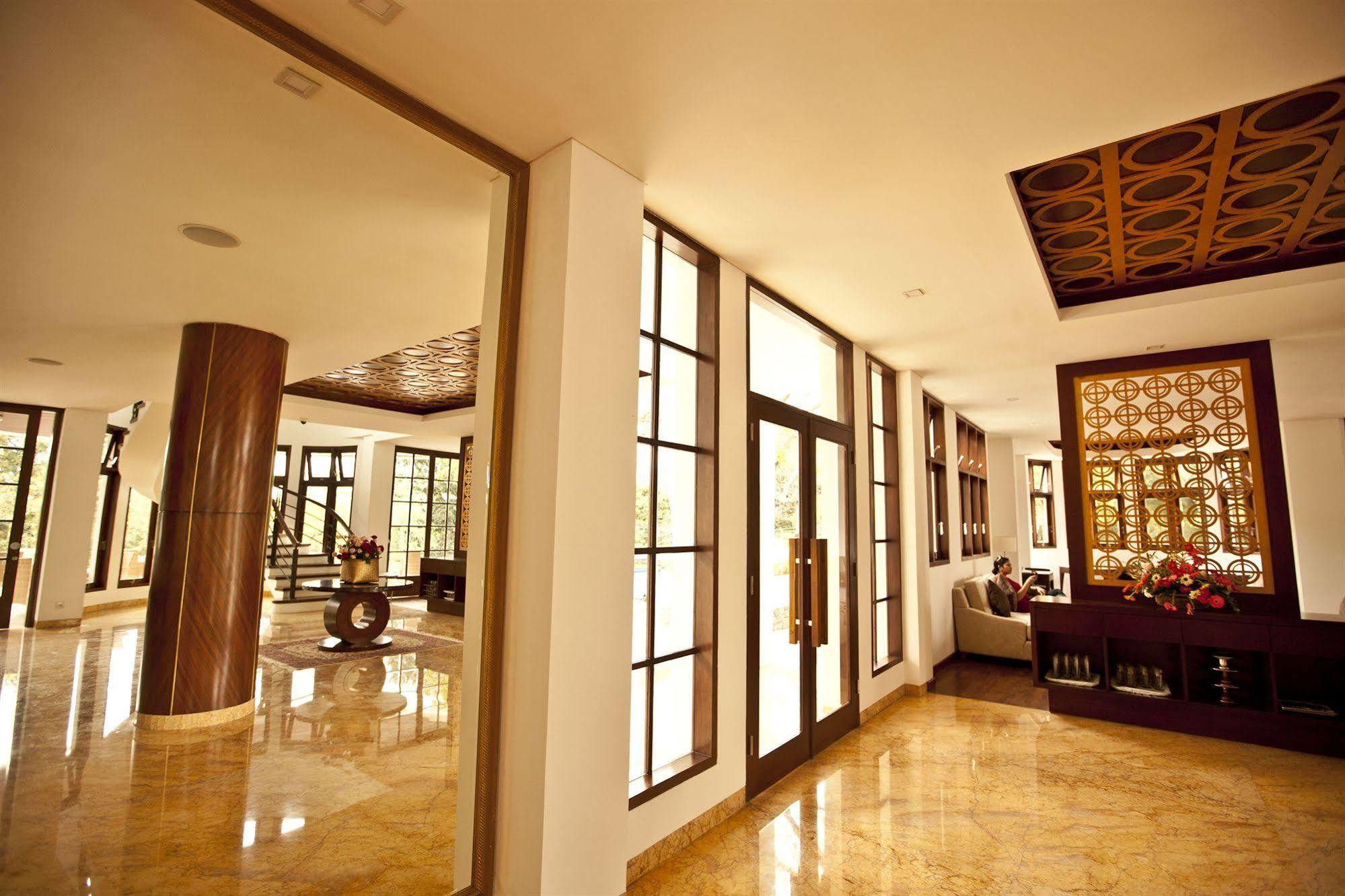 Hotel House Sangkuriang Bandung Exterior foto